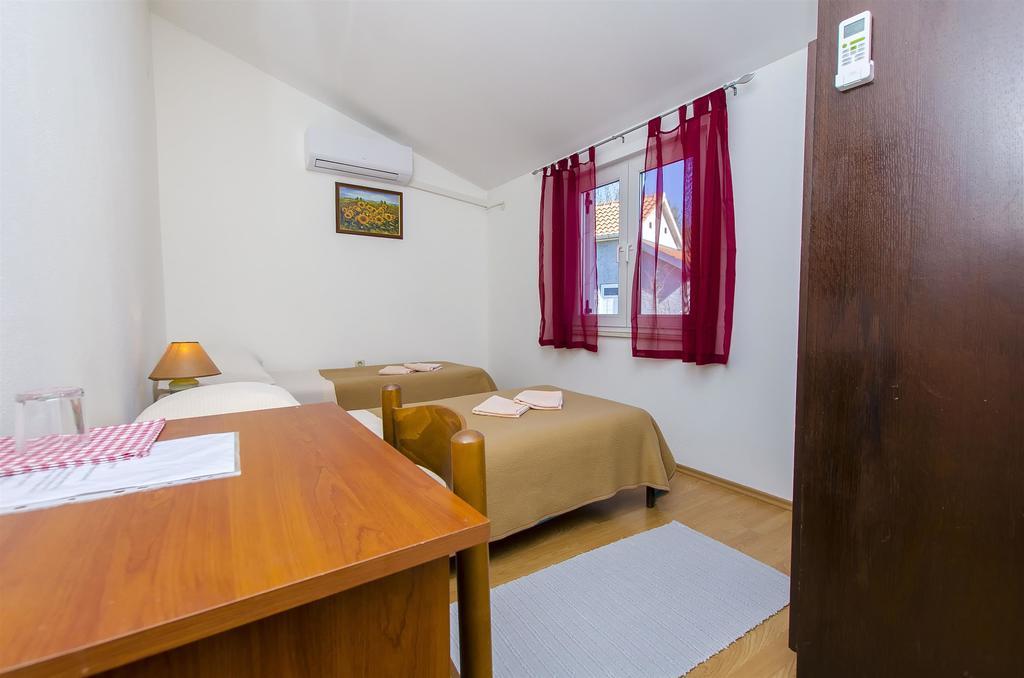 Rooms Marijana Caporice Екстер'єр фото